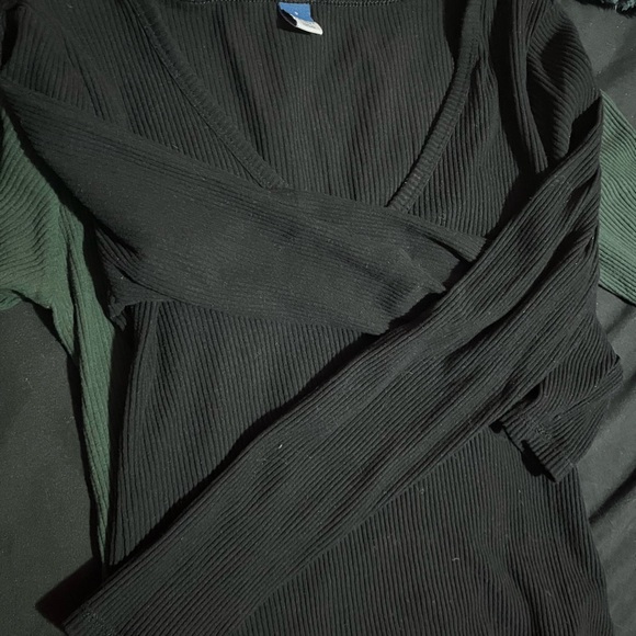 Old navy plush v neck long sleeve tees - Picture 12 of 13